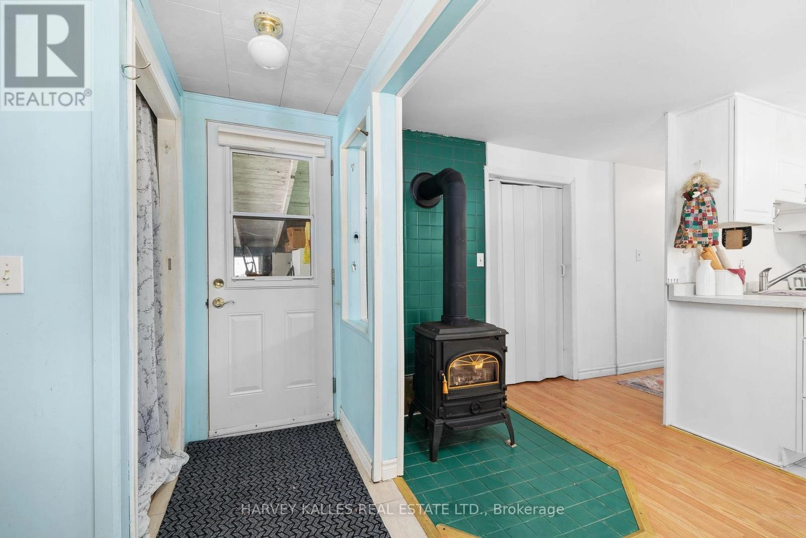 30 Maitland Street, Prince Edward County, Ontario  K0K 2T0 - Photo 3 - X12338328