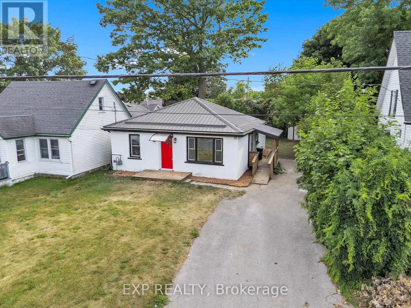30 Leonard Avenue, Quinte West, Ontario  K8V 2R4 - Photo 3 - X12339186