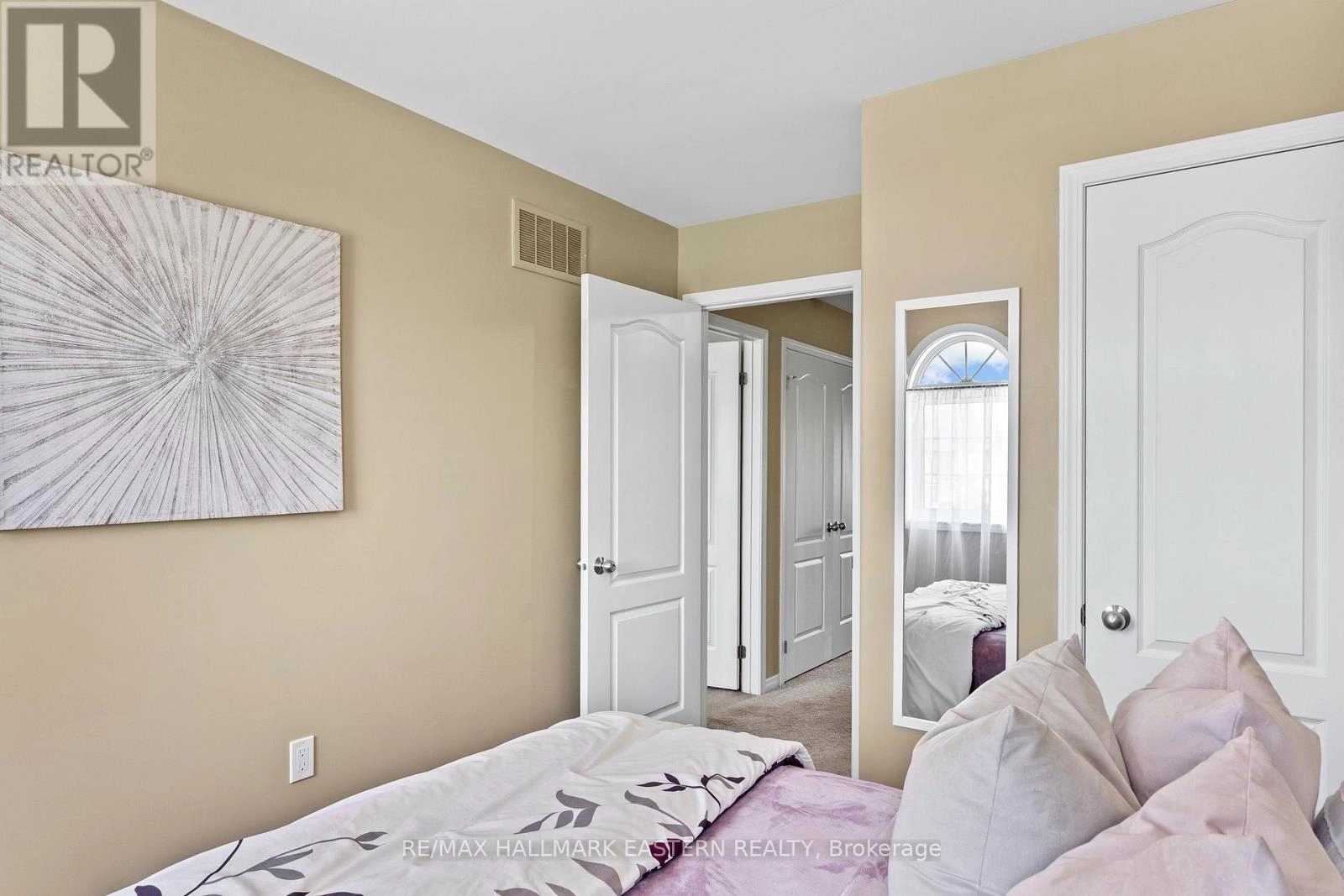 1649 Hetherington Drive, Peterborough North, Ontario K9L 0G6 - Photo 16 - X12330207