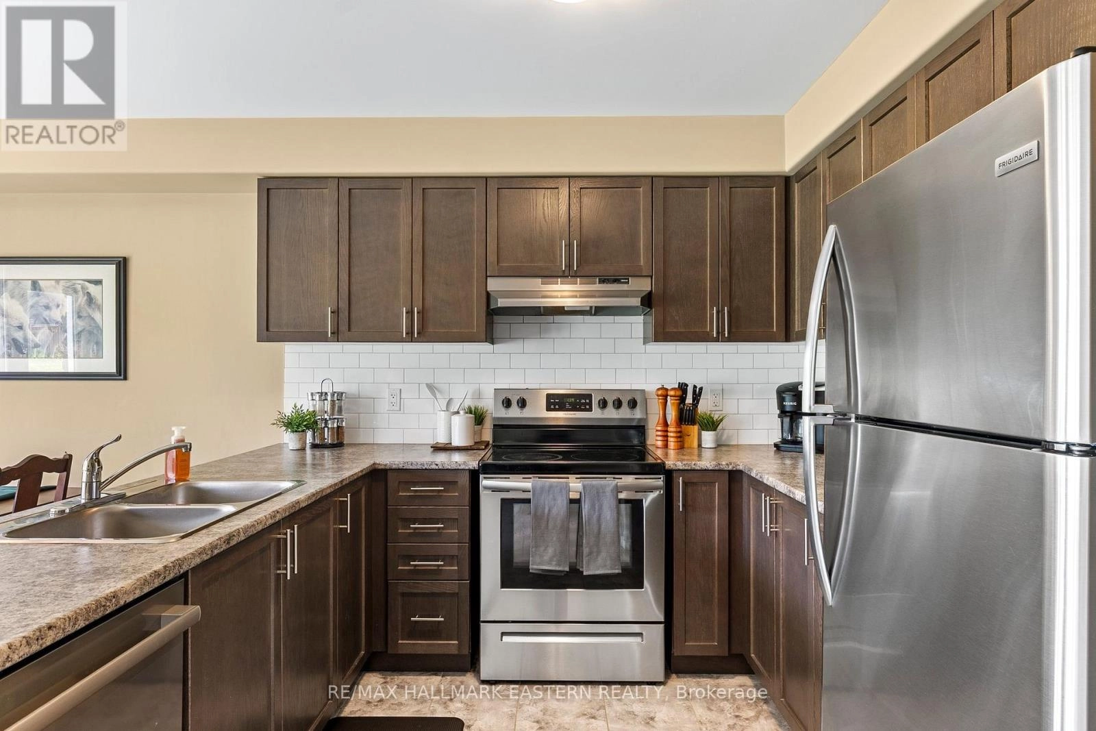 1649 Hetherington Drive, Peterborough North, Ontario K9L 0G6 - Photo 5 - X12330207