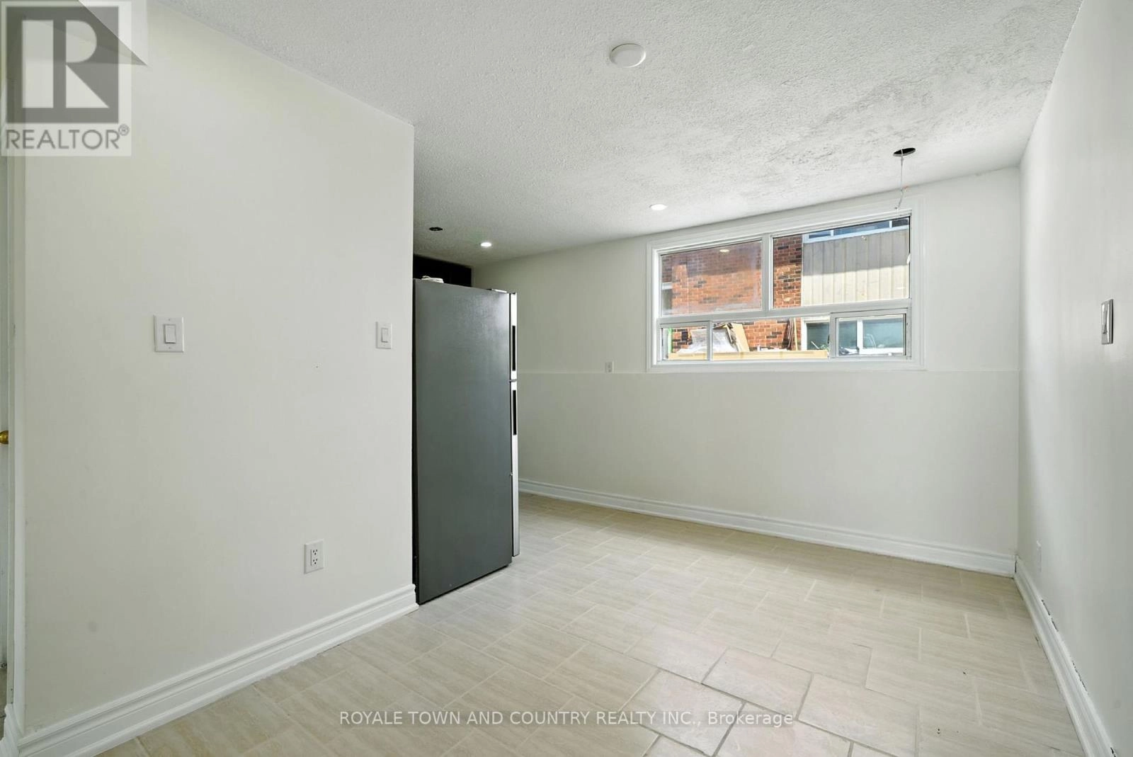 2 - 88 Mary Street W, Kawartha Lakes, Ontario K9V 5G3 - Photo 10 - X12340226