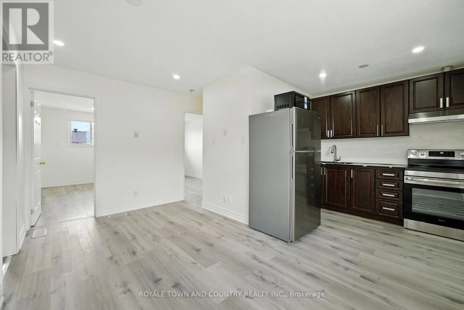 2 - 88 Mary Street W, Kawartha Lakes, Ontario K9V 5G3 - Photo 11 - X12340226