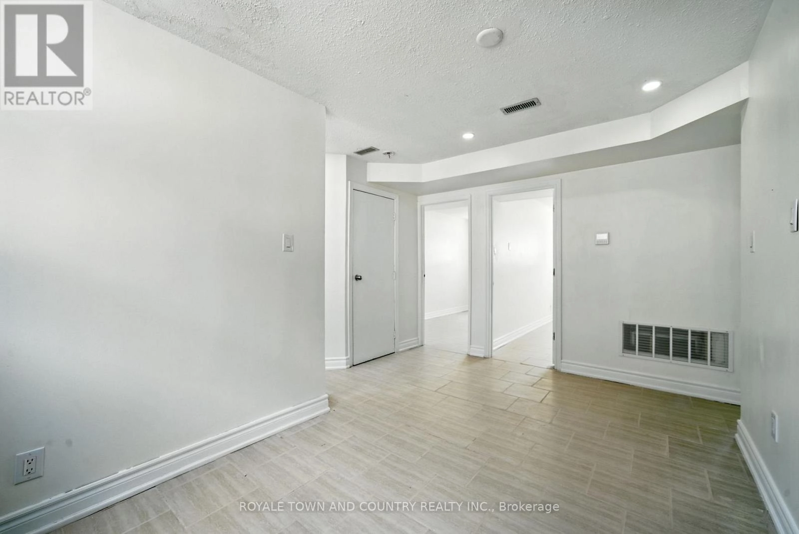 1 - 88 Mary Street W, Kawartha Lakes, Ontario K9V 5G3 - Photo 5 - X12340411