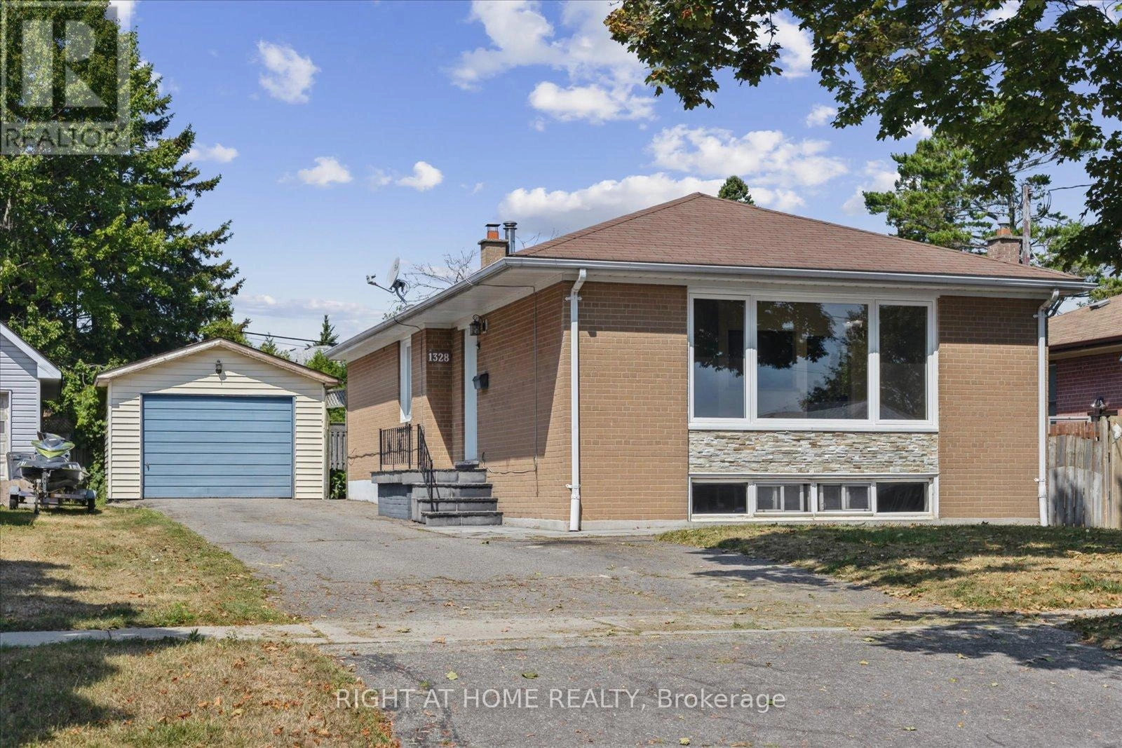 1328 Scugog Avenue, Oshawa, Ontario  L1J 1J7 - Photo 1 - E12340684