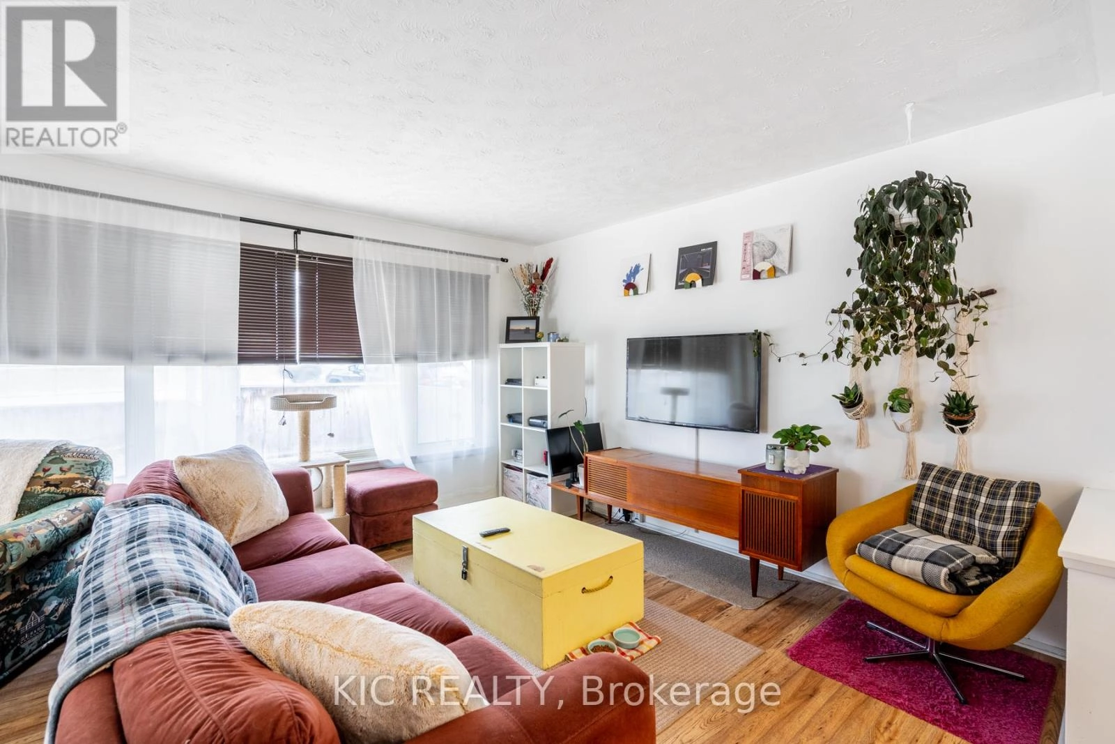 196 Hunter Street E, Peterborough East, Ontario  K9H 1G8 - Photo 3 - X12341124