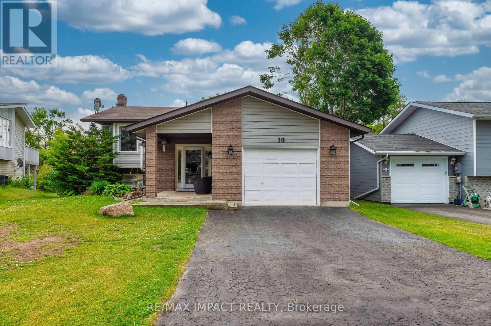 10 Cedartree Lane, Kawartha Lakes, Ontario  K0M 1A0 - Photo 2 - X12341493