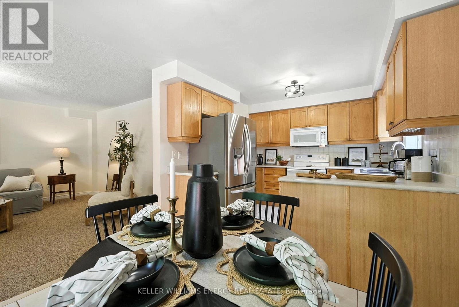 106 Willowbrook Drive, Whitby, Ontario  L1R 2S8 - Photo 3 - E12341786