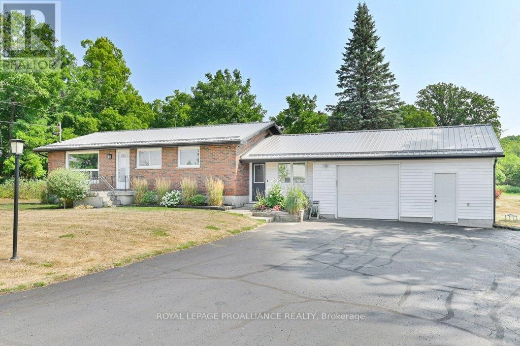 792 Glen Miller Road, Quinte West, Ontario  K8V 5P8 - Photo 1 - X12341701