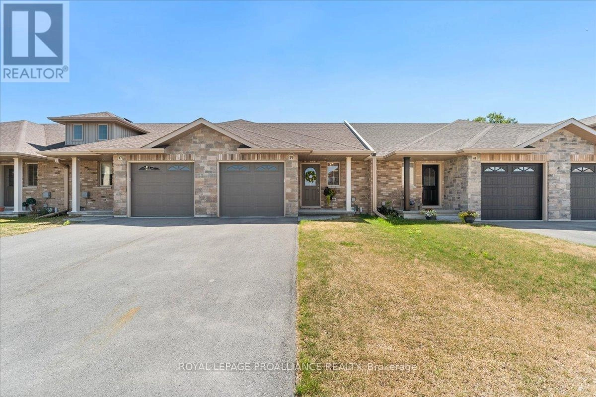 39 Hillside Meadow Drive, Quinte West, Ontario  K8V 0J5 - Photo 1 - X12342047