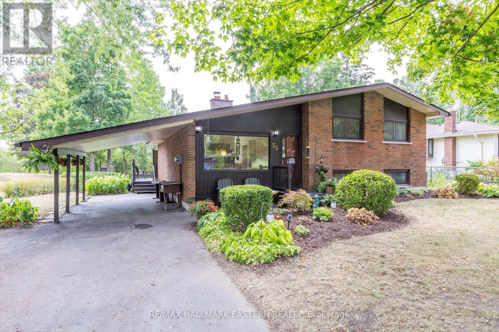 33 Parkview Drive, Peterborough North, Ontario  K9H 5M5 - Photo 2 - X12342054