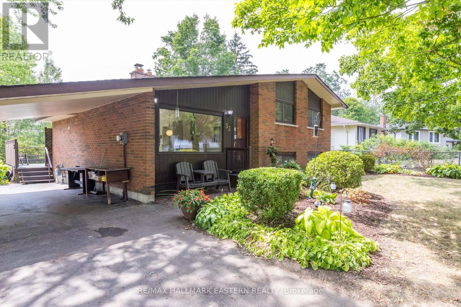 33 Parkview Drive, Peterborough North, Ontario  K9H 5M5 - Photo 3 - X12342054