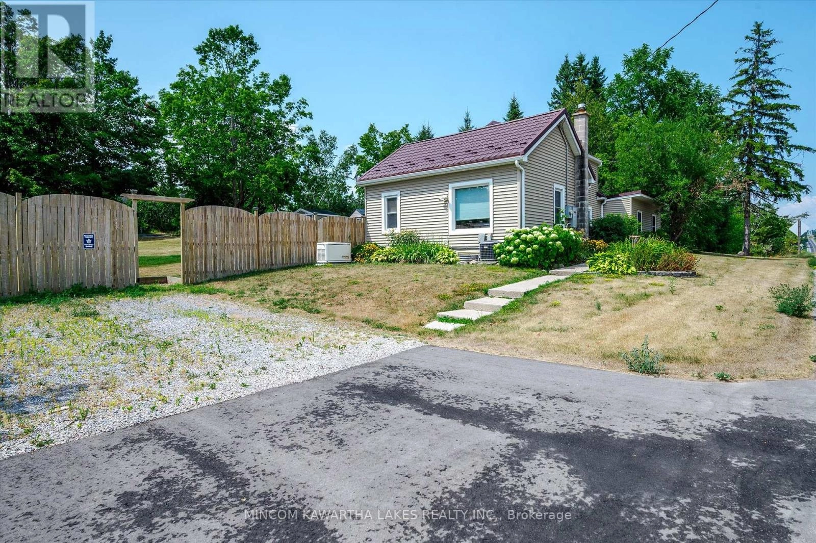 2466 Queen Mary Street, Cavan Monaghan, Ontario  L0A 1C0 - Photo 2 - X12342492
