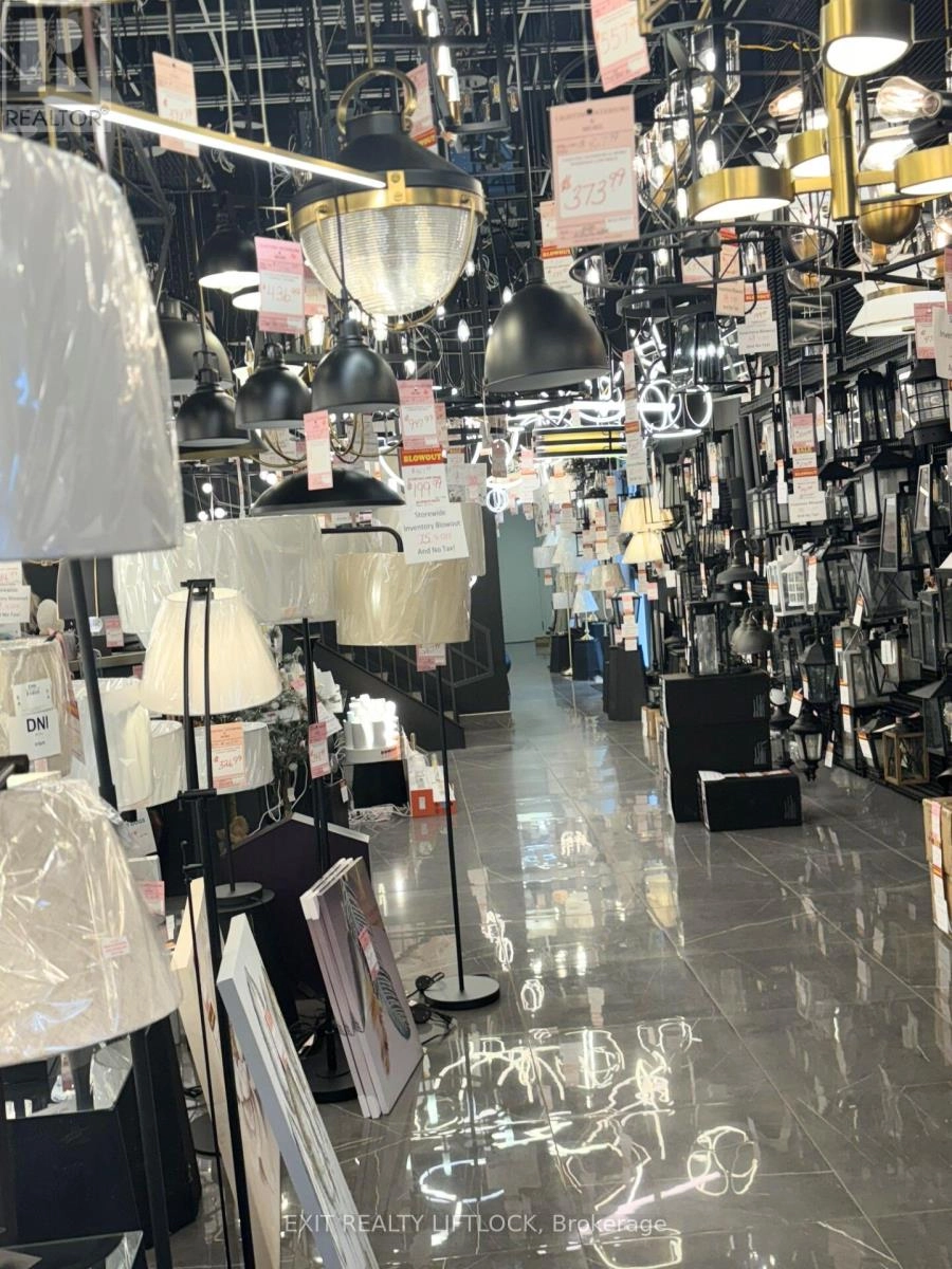 746 Lansdowne Street W, Peterborough Central, Ontario K9J 1Z6 - Photo 4 - X12342600