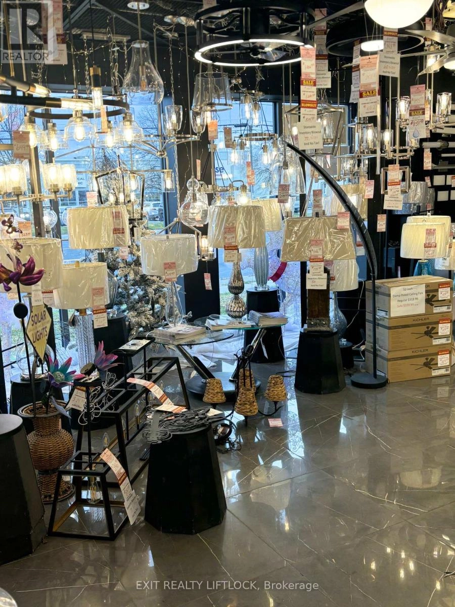 746 Lansdowne Street W, Peterborough Central, Ontario K9J 1Z6 - Photo 5 - X12342600