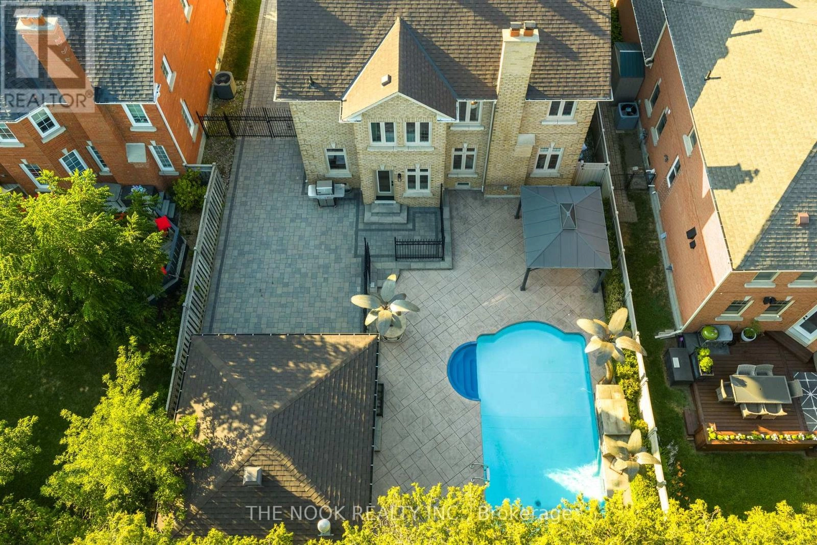 7 Ellsworth Avenue, Richmond Hill, Ontario  L4C 9N9 - Photo 2 - N12303021