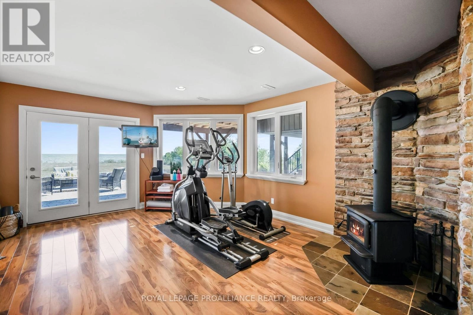 263 Lakeshore Road, Brighton, Ontario K0K 1H0 - Photo 36 - X12342938