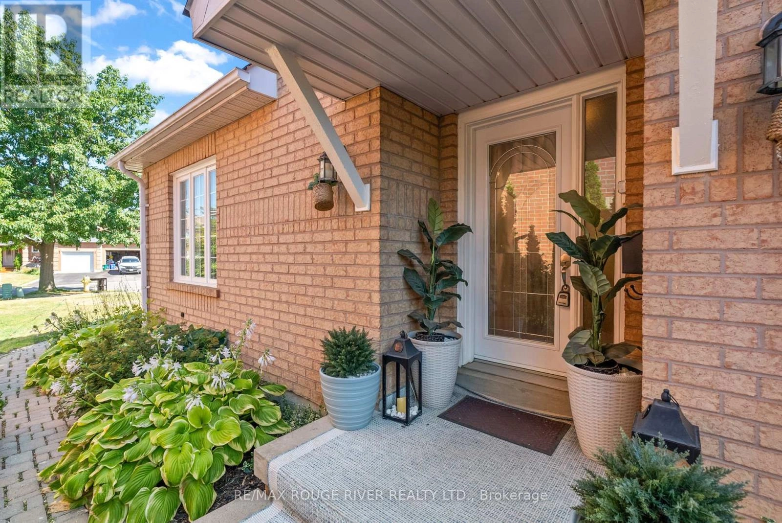 27 Creekwood Crescent, Whitby, Ontario  L1R 2K2 - Photo 2 - E12343860