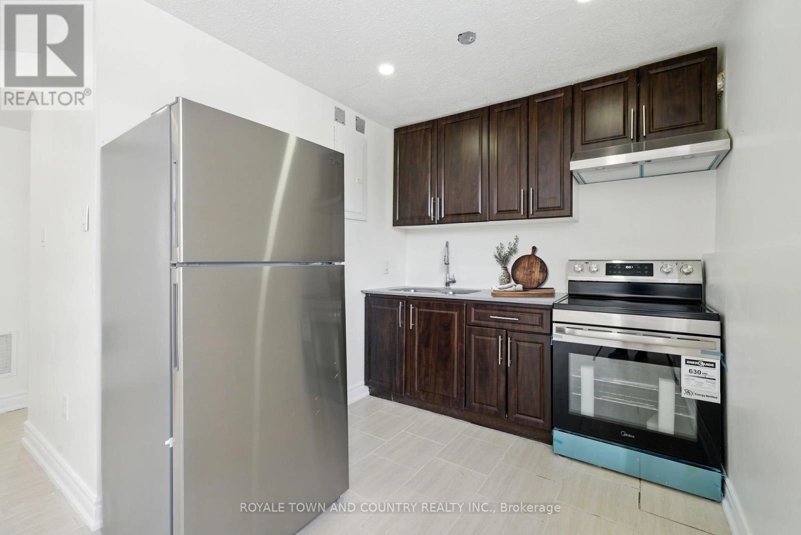 1 - 88 Mary Street W, Kawartha Lakes, Ontario K9V 5G3 - Photo 12 - X12340411