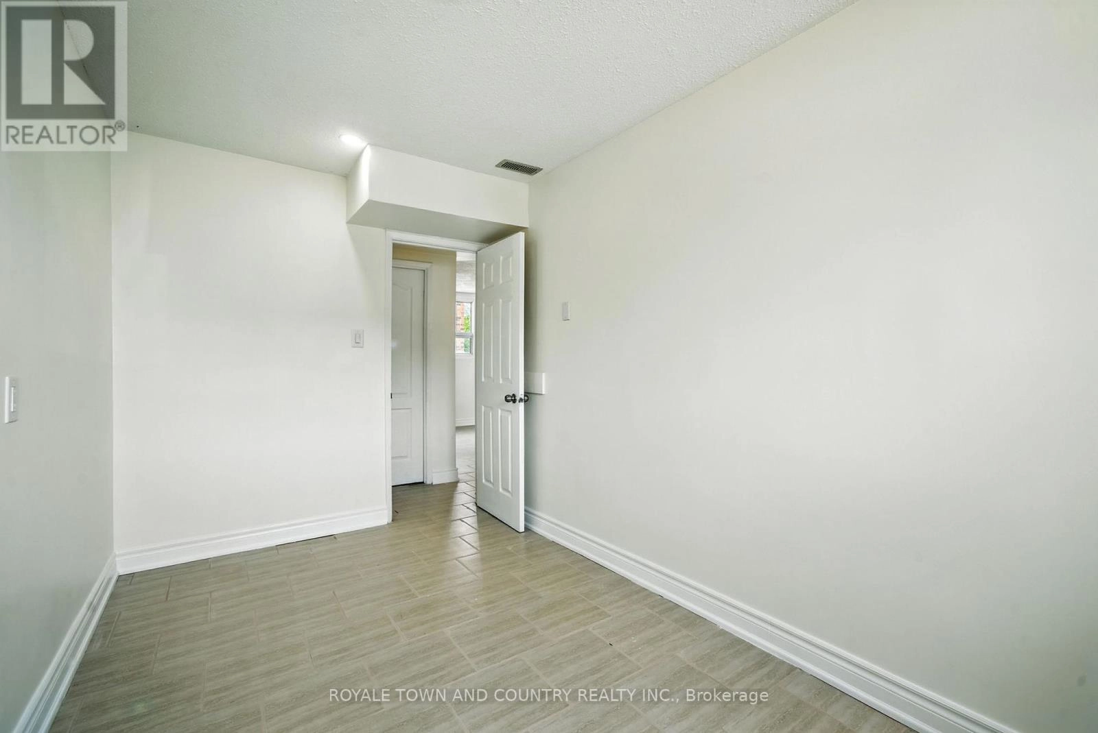 1 - 88 Mary Street W, Kawartha Lakes, Ontario K9V 5G3 - Photo 20 - X12340411