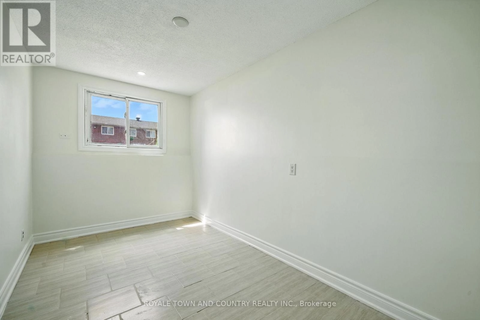 1 - 88 Mary Street W, Kawartha Lakes, Ontario K9V 5G3 - Photo 18 - X12340411