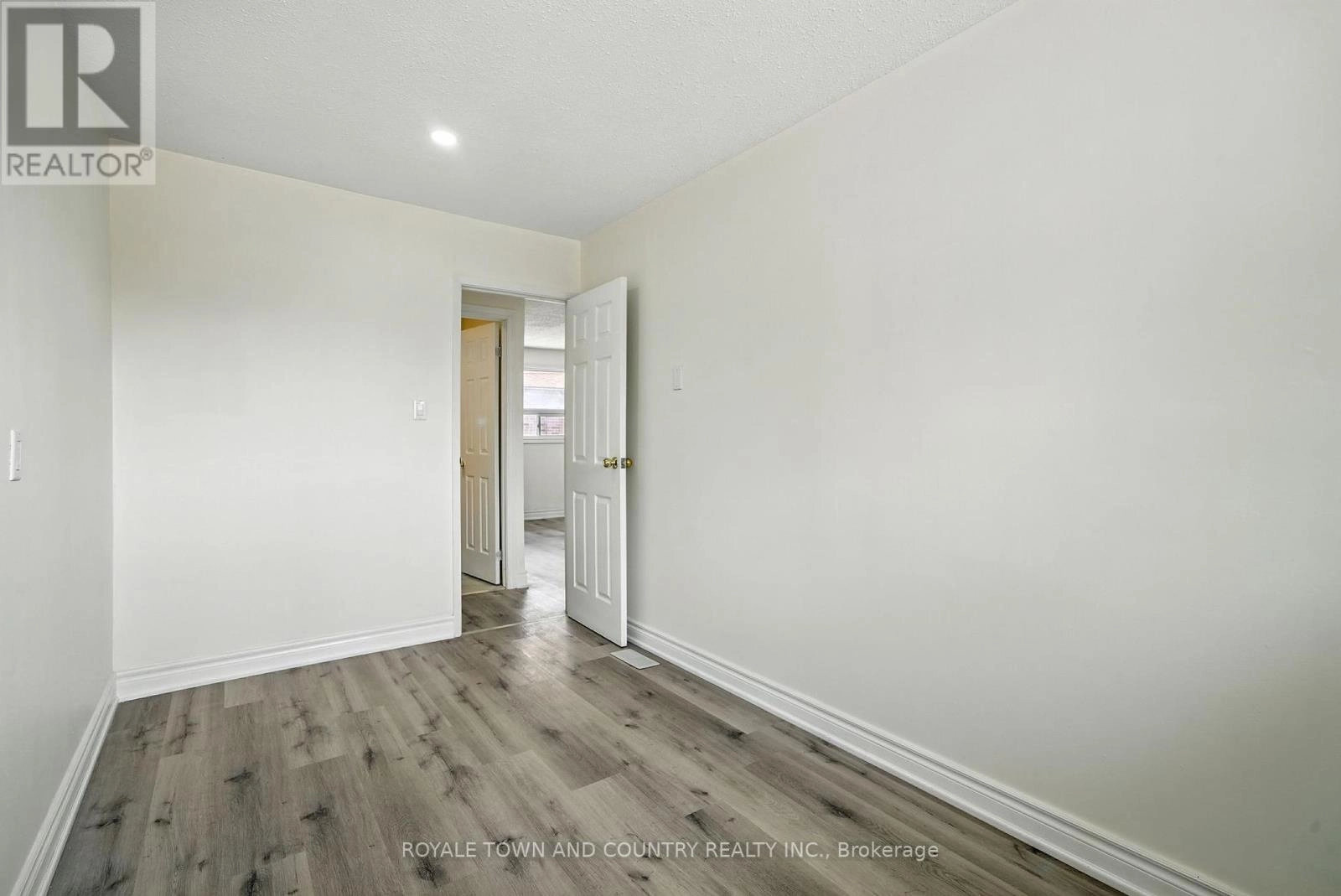 1 - 88 Mary Street W, Kawartha Lakes, Ontario K9V 5G3 - Photo 25 - X12340411