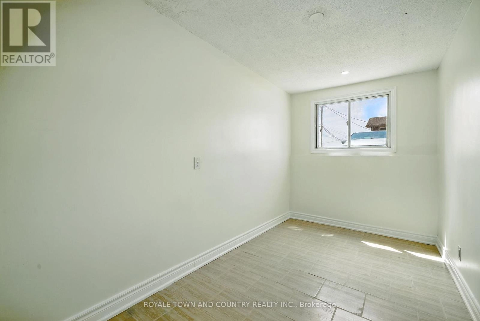 2 - 88 Mary Street W, Kawartha Lakes, Ontario K9V 5G3 - Photo 16 - X12340226