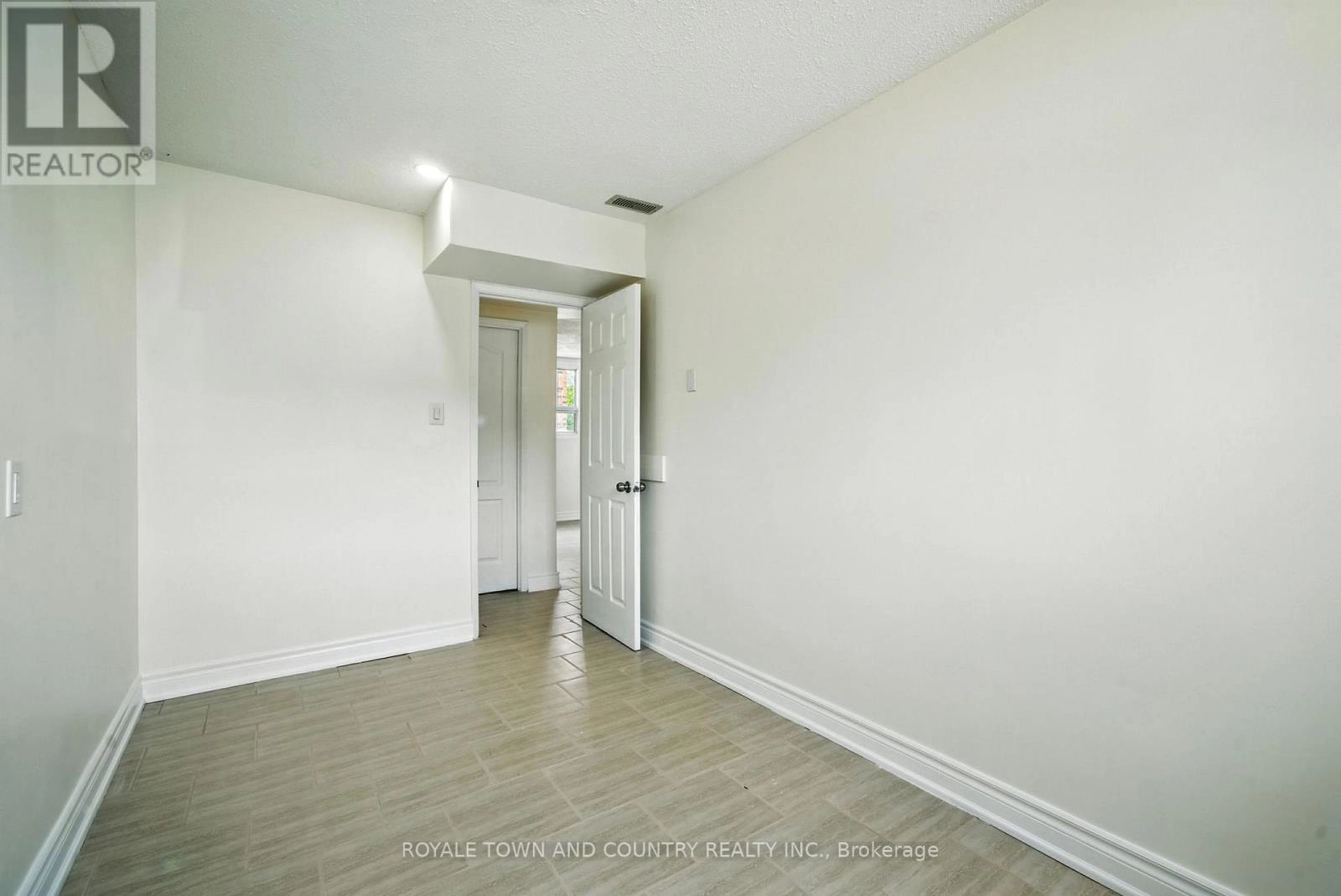 2 - 88 Mary Street W, Kawartha Lakes, Ontario K9V 5G3 - Photo 20 - X12340226