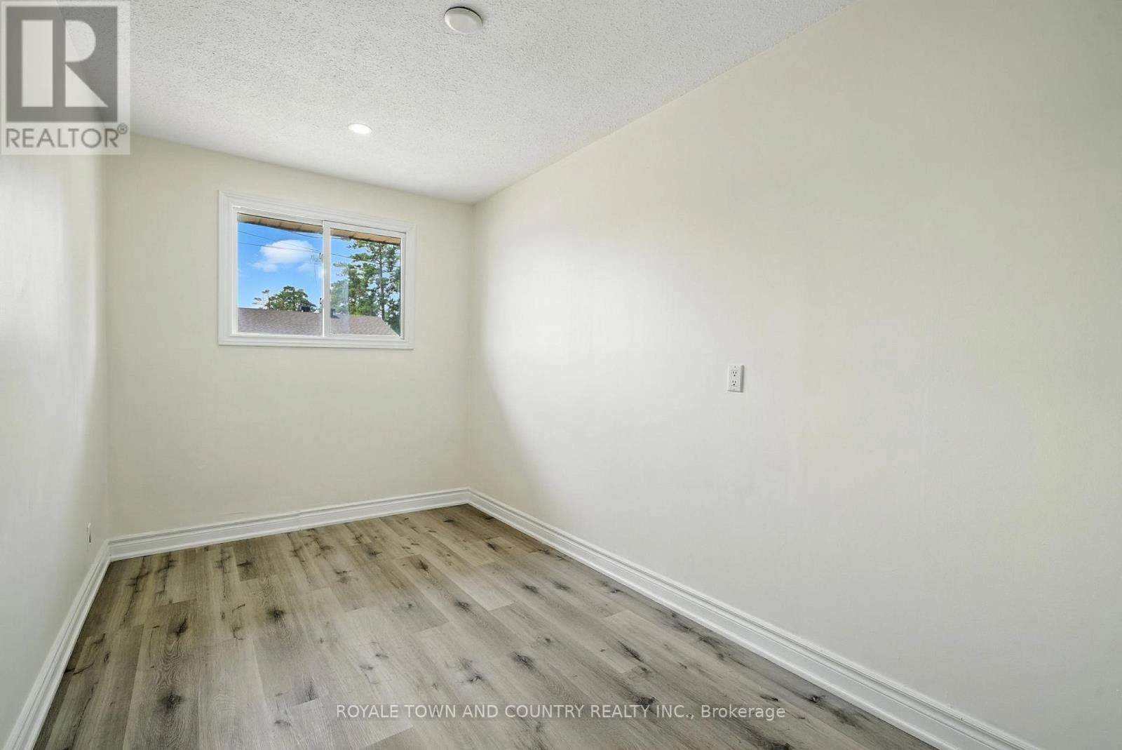 2 - 88 Mary Street W, Kawartha Lakes, Ontario K9V 5G3 - Photo 25 - X12340226