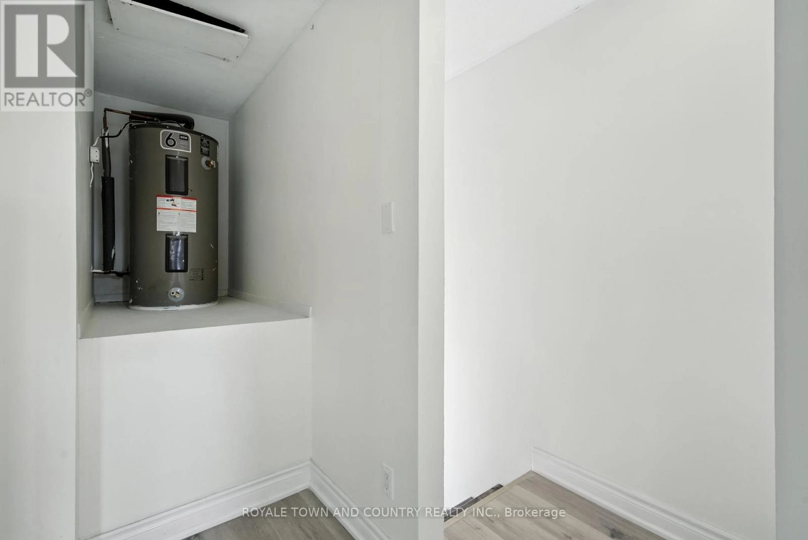 2 - 88 Mary Street W, Kawartha Lakes, Ontario K9V 5G3 - Photo 30 - X12340226