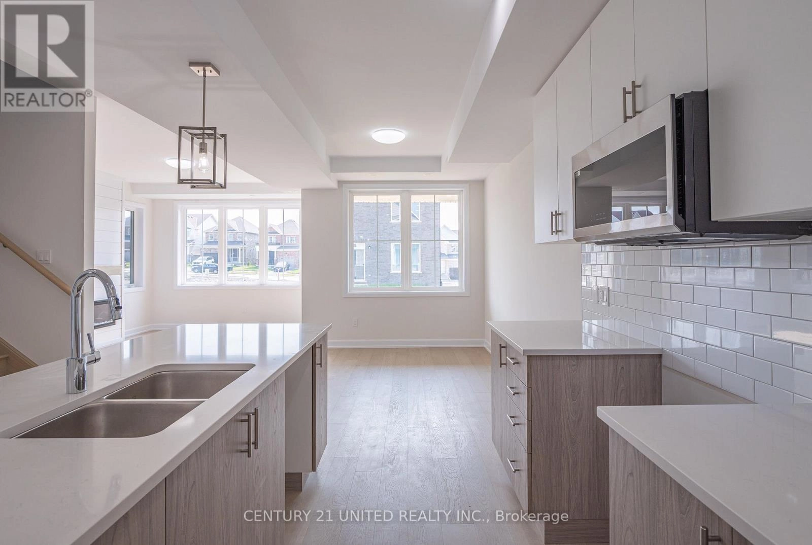 307 Mullighan Gardens, Peterborough North, Ontario  K9K 0H2 - Photo 2 - X12344459