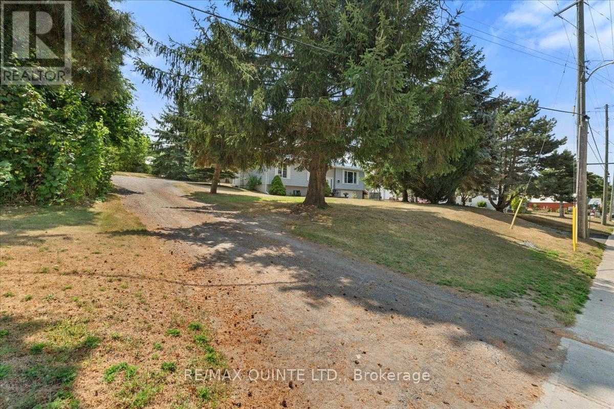 19 County Rd 18 Road, Prince Edward County, Ontario  K0K 1P0 - Photo 3 - X12344617