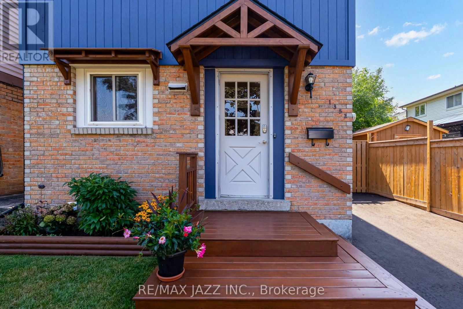 1352 Wecker Drive, Oshawa, Ontario  L1J 6M9 - Photo 2 - E12346123