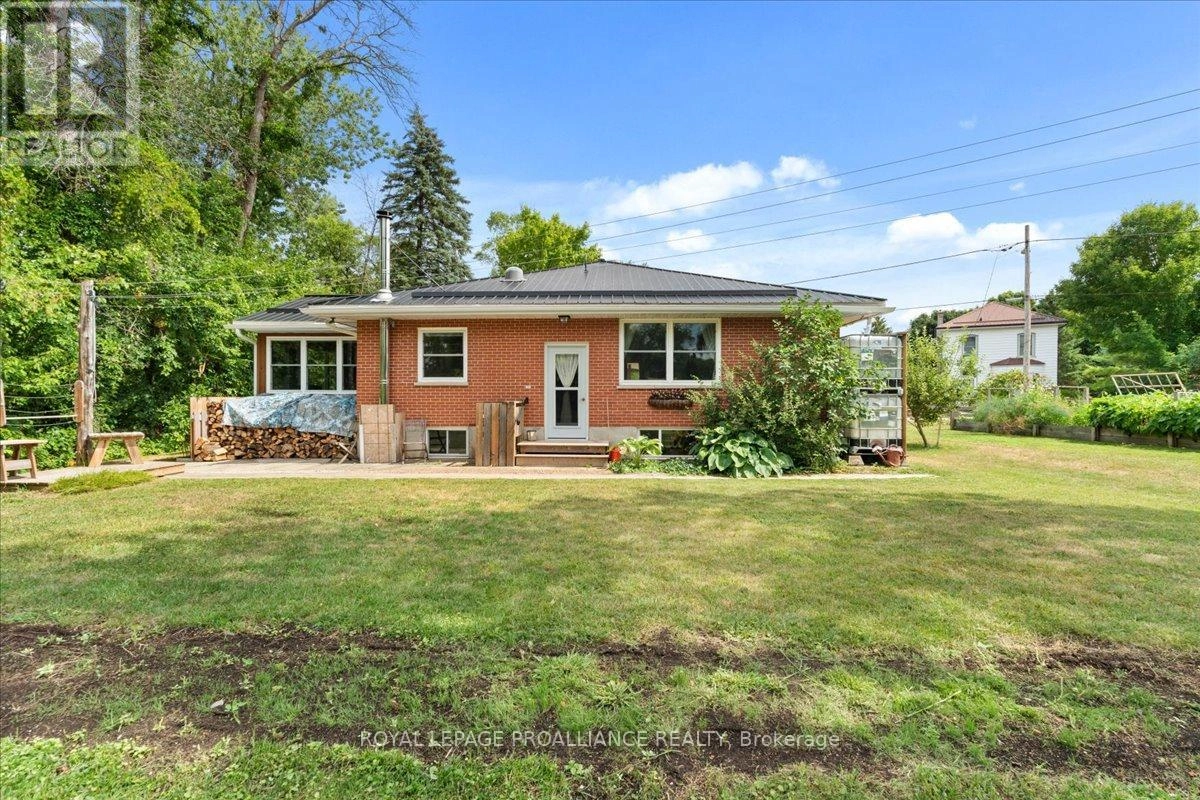 122 Spring Street E, Tweed, Ontario  K0K 3J0 - Photo 2 - X12344790
