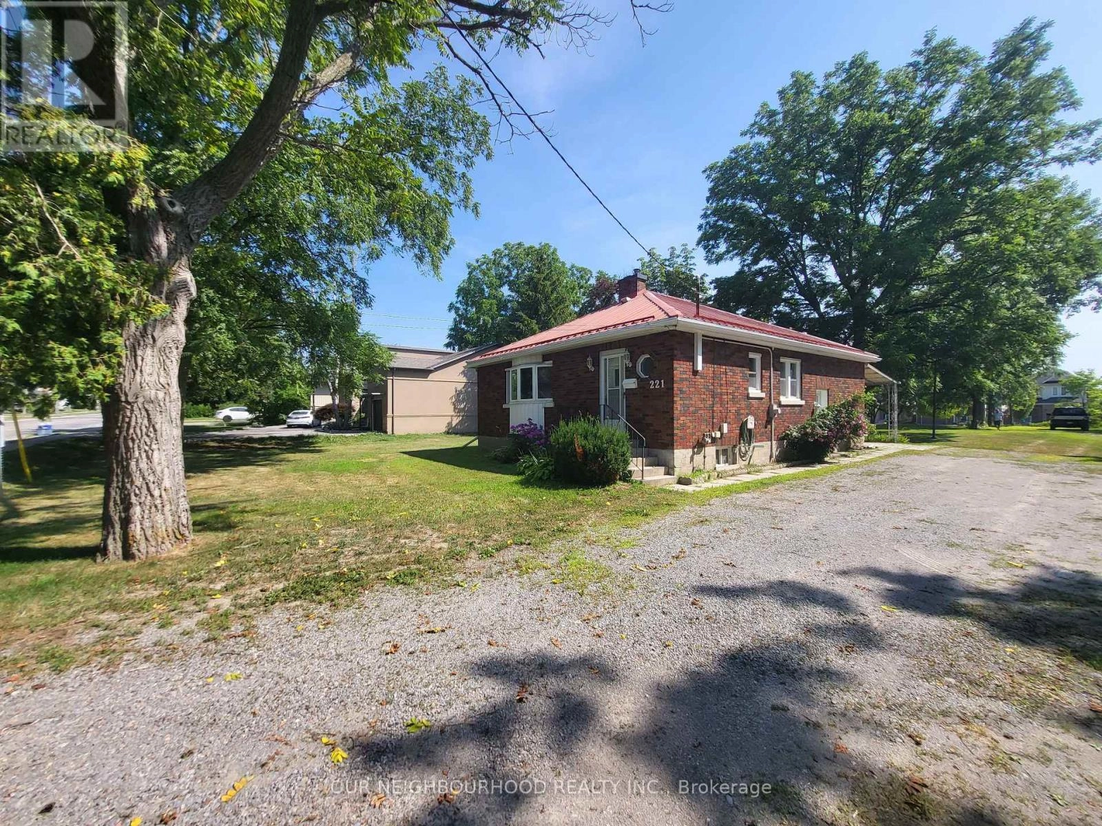 221 Liberty Street N, Clarington, Ontario  L1C 2M6 - Photo 2 - E12346439