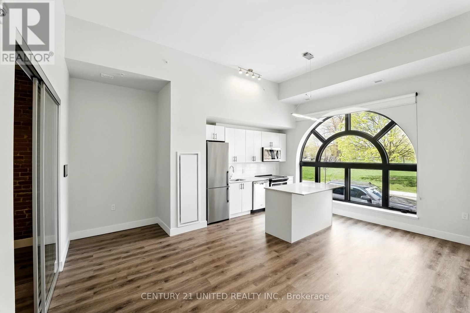 201 - 475 George Street N, Peterborough, Ontario  K9J 3G6 - Photo 1 - X12139816
