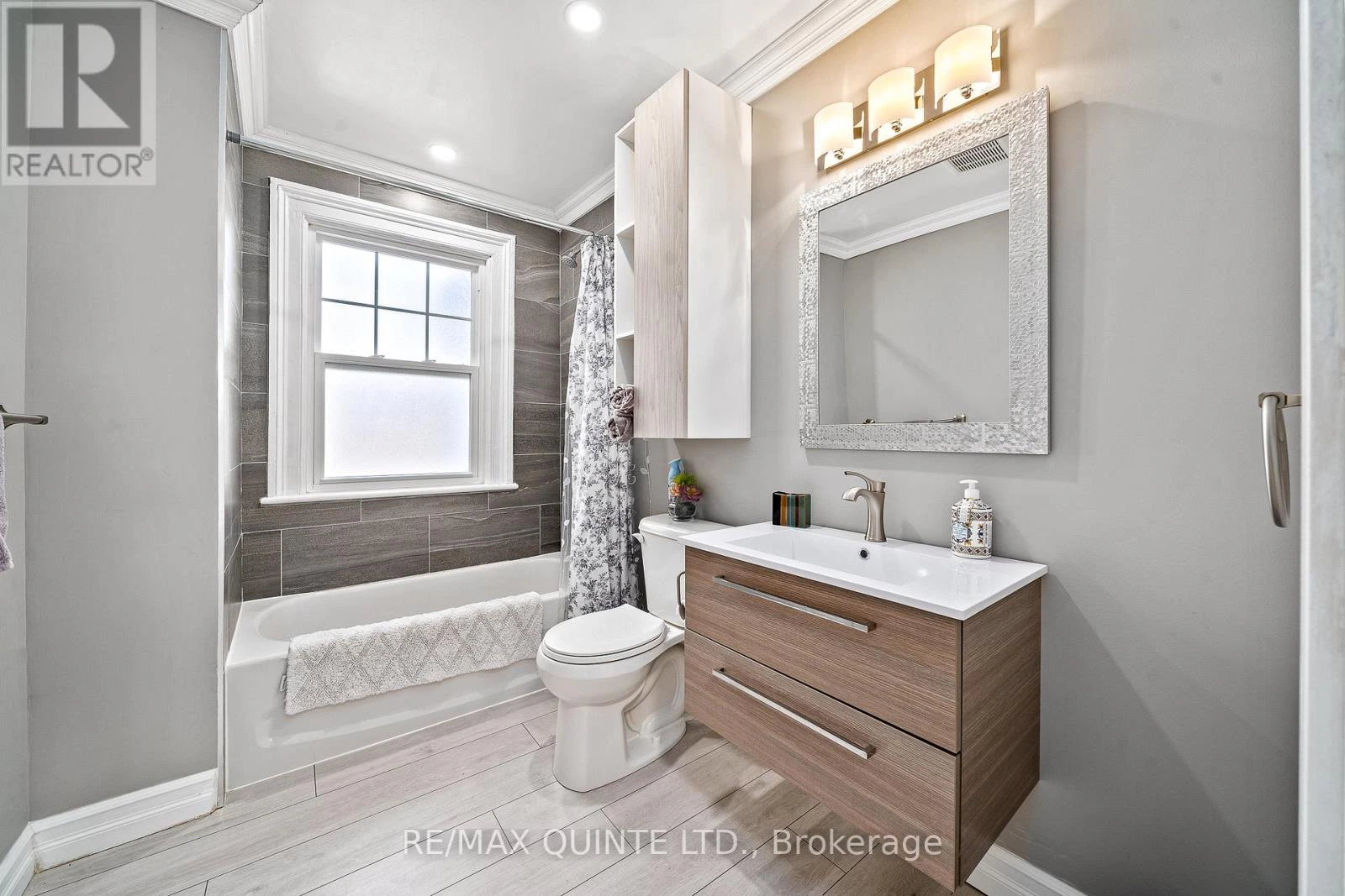 156 Bridge Street E, Belleville, Ontario  K8N 1M9 - Photo 11 - X12347807