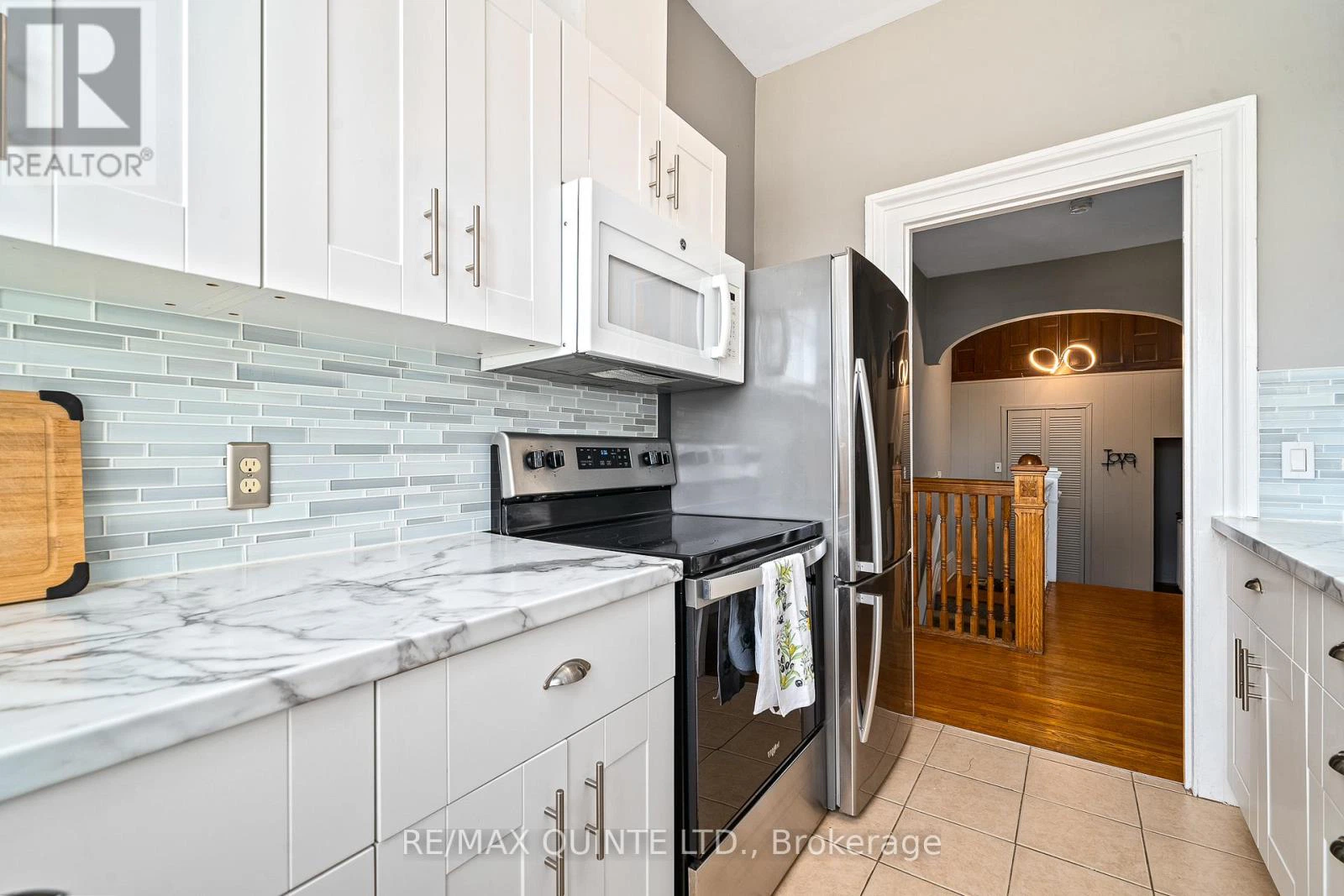 156 Bridge Street E, Belleville, Ontario  K8N 1M9 - Photo 5 - X12347807