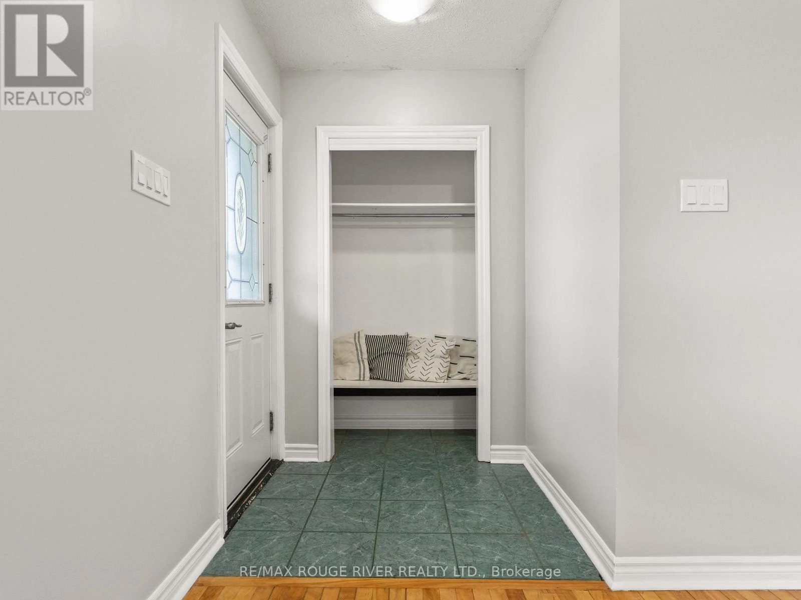 412 Alexandria Drive, Cobourg, Ontario  K9A 5T1 - Photo 2 - X12347828