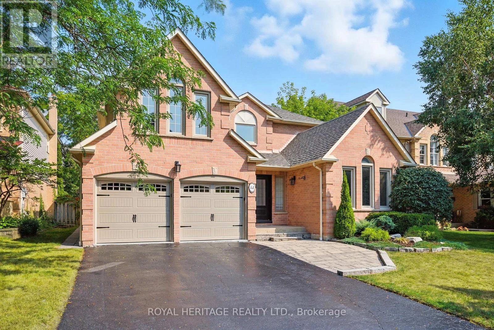 14 Balsdon Crescent, Whitby, Ontario  L1P 1L5 - Photo 3 - E12327735