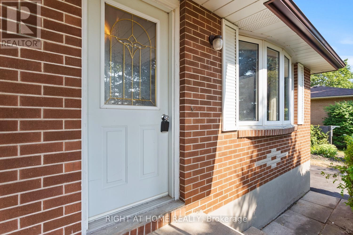 5741 Ochonski Road, Clarington, Ontario L0B 1M0 - Photo 9 - E12348656