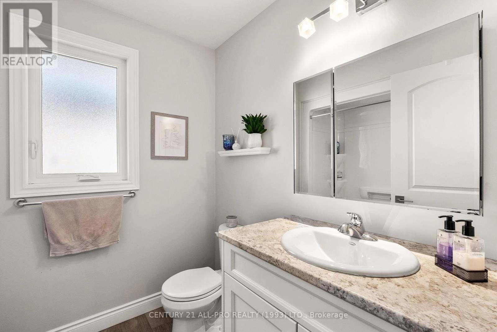 76 Royal Gala Drive, Brighton, Ontario K0K 1H0 - Photo 8 - X12348897