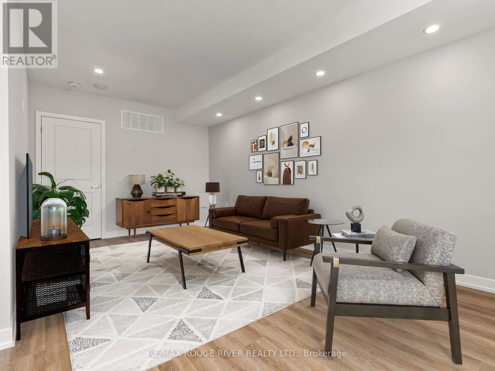 C - 201 Division Street, Cobourg, Ontario  K9A 3P6 - Photo 2 - X12349469