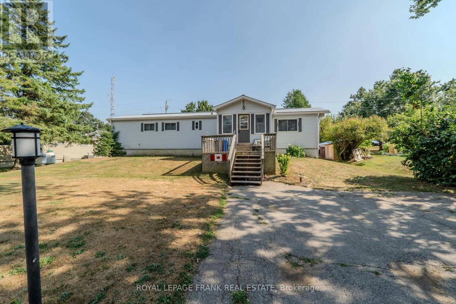 10 FENELON WAY, Kawartha Lakes, Ontario