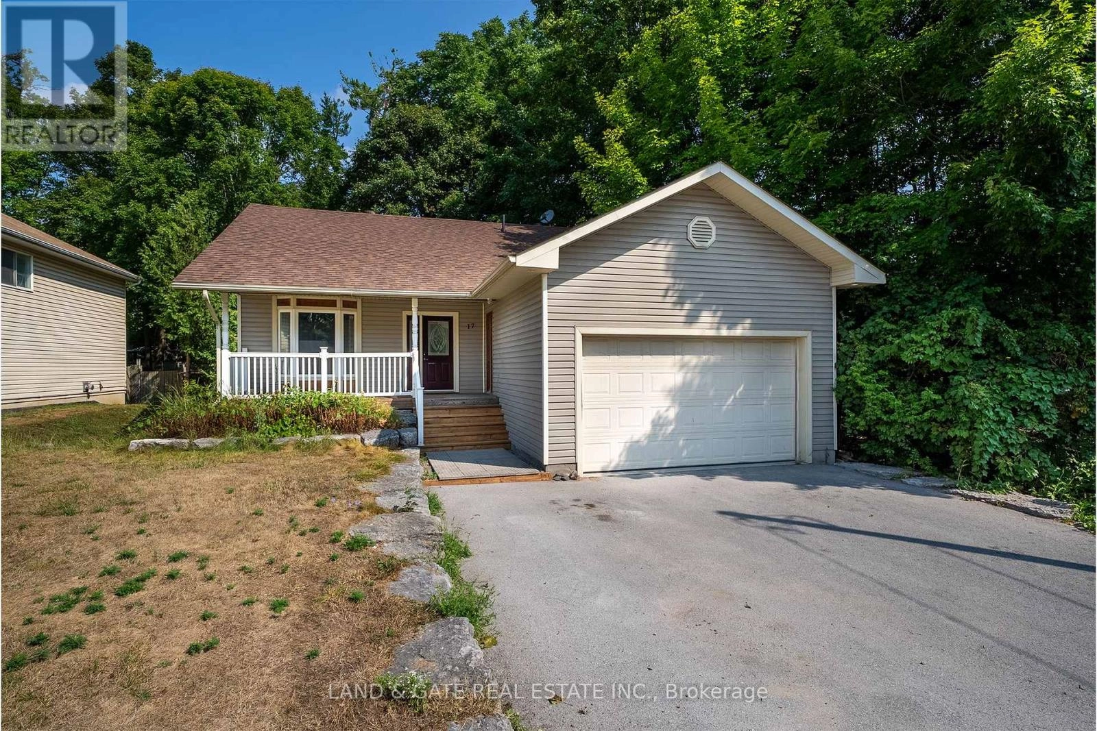 17 Short Street, Kawartha Lakes, Ontario  K0M 1N0 - Photo 1 - X12349649