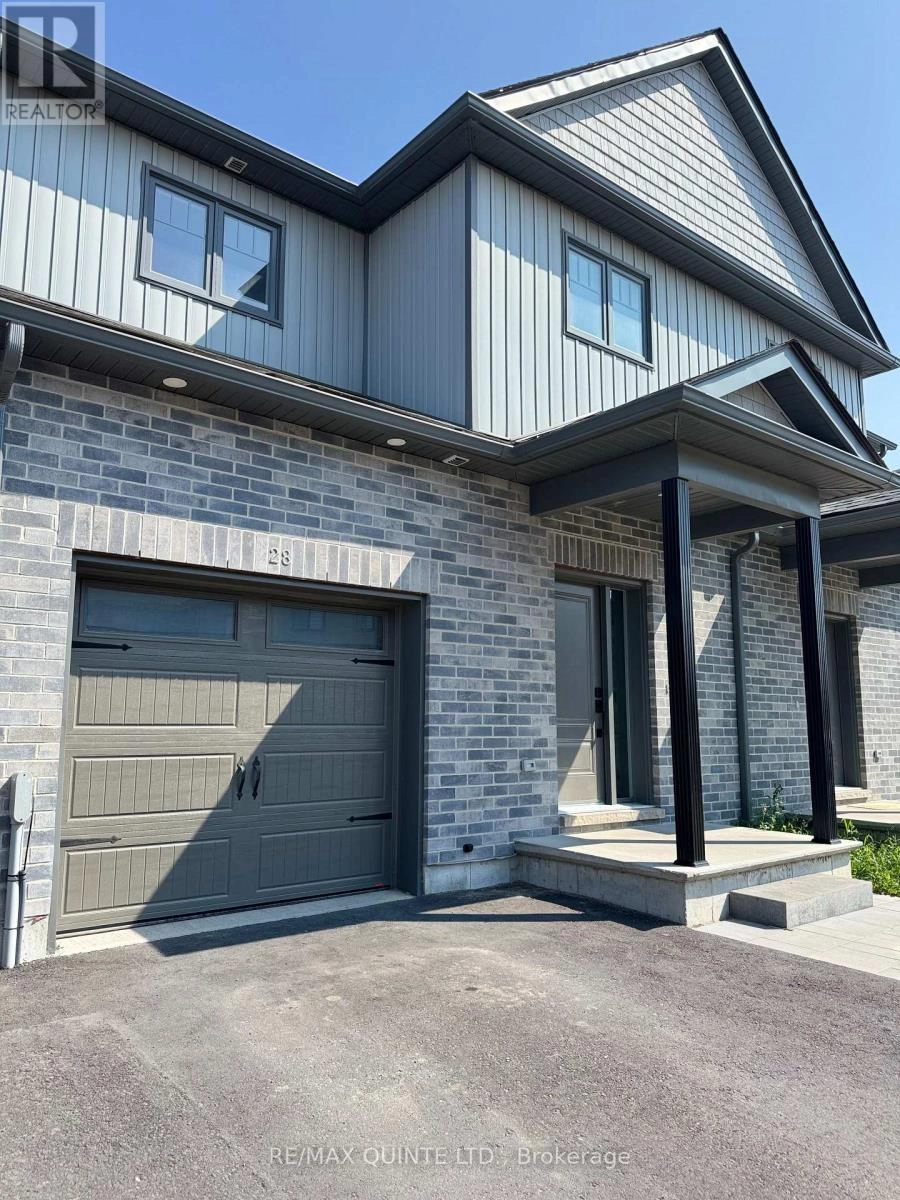 28 Markland Avenue, Prince Edward County, Ontario  K0K 2T0 - Photo 3 - X12349688