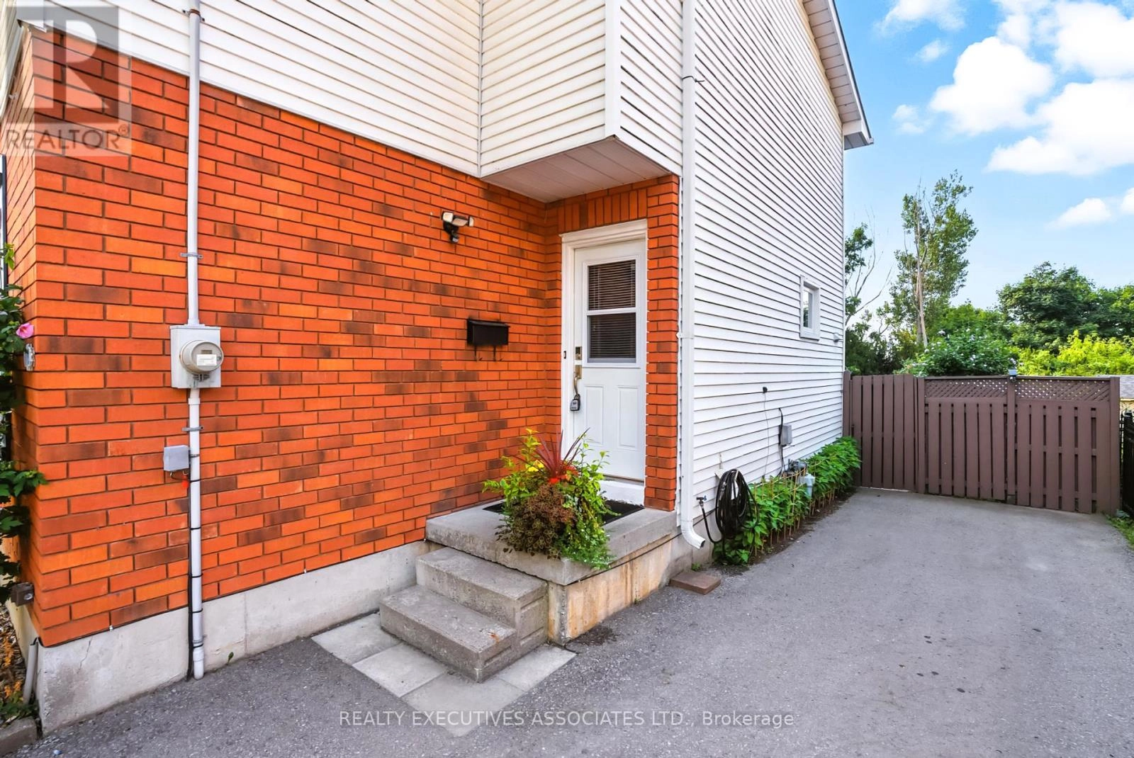 77b Queen Street, Clarington, Ontario  L1C 1M5 - Photo 2 - E12349897