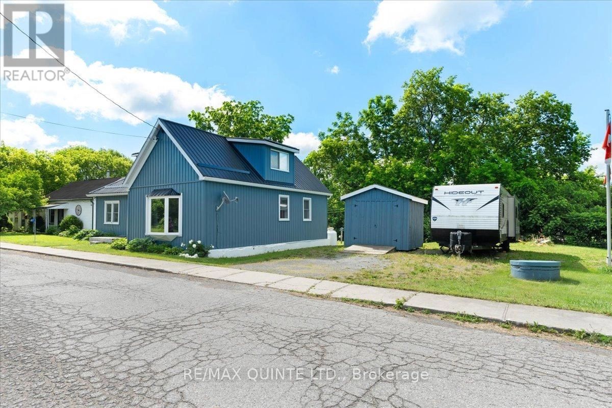 67 Manley Drive, Belleville, Ontario  K8N 4Z4 - Photo 2 - X12350241