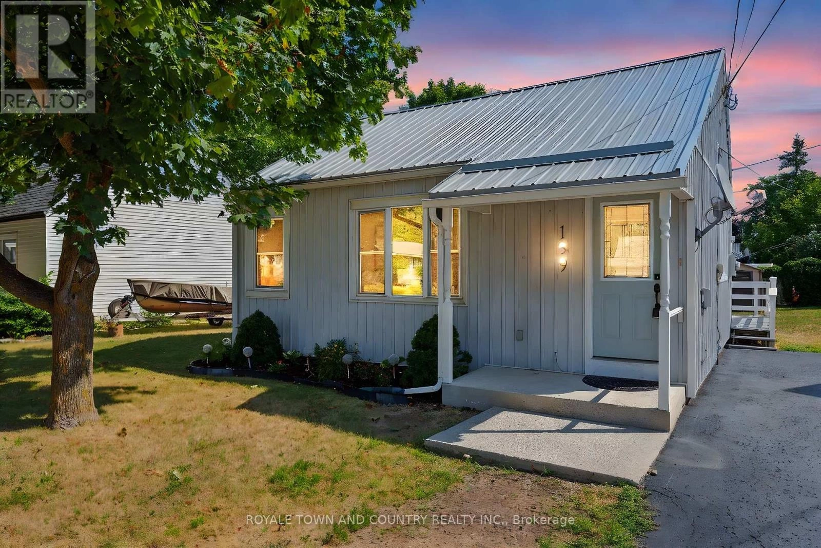 139 Centre Street, Trent Hills, Ontario  K0L 1L0 - Photo 1 - X12350275