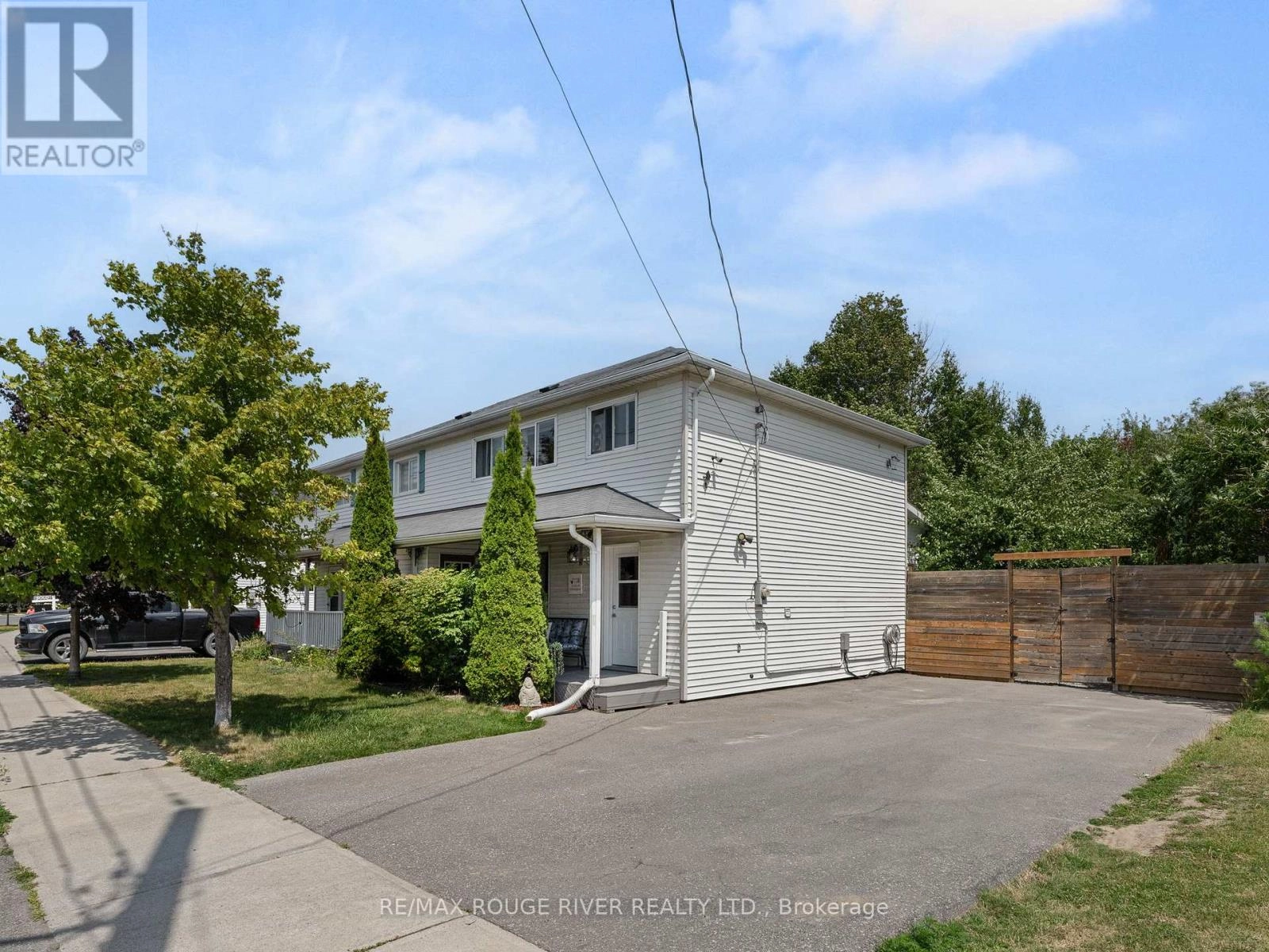 414 Alexandria Drive, Cobourg, Ontario  K9A 5T1 - Photo 3 - X12350494