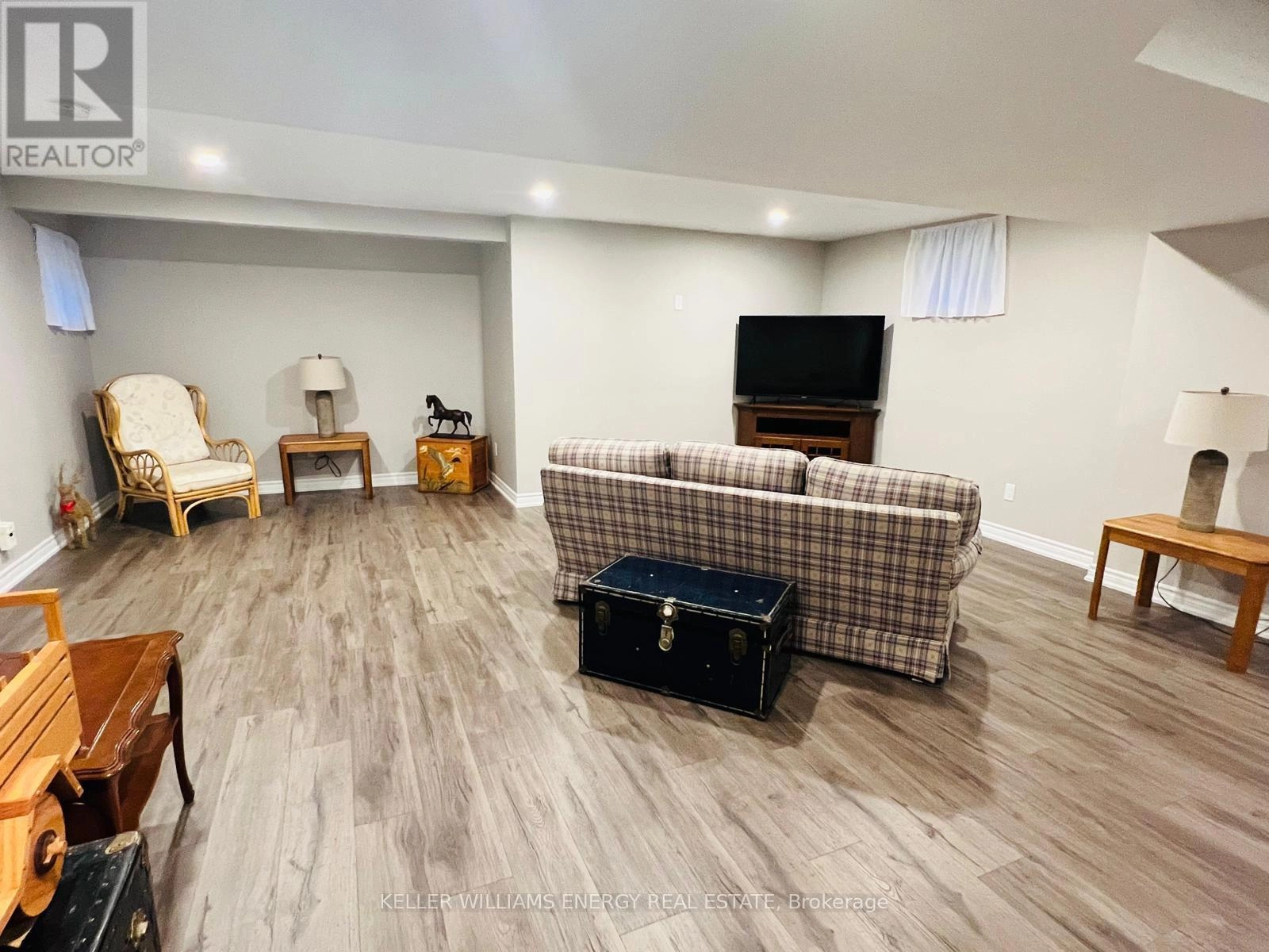 63 Inglewood Place, Whitby, Ontario  L1N 8Z8 - Photo 2 - E12350711